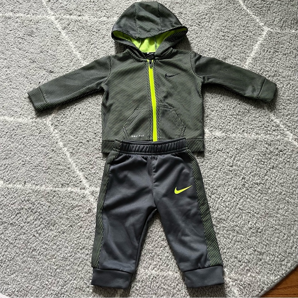 Nike Baby Boy 9 month set